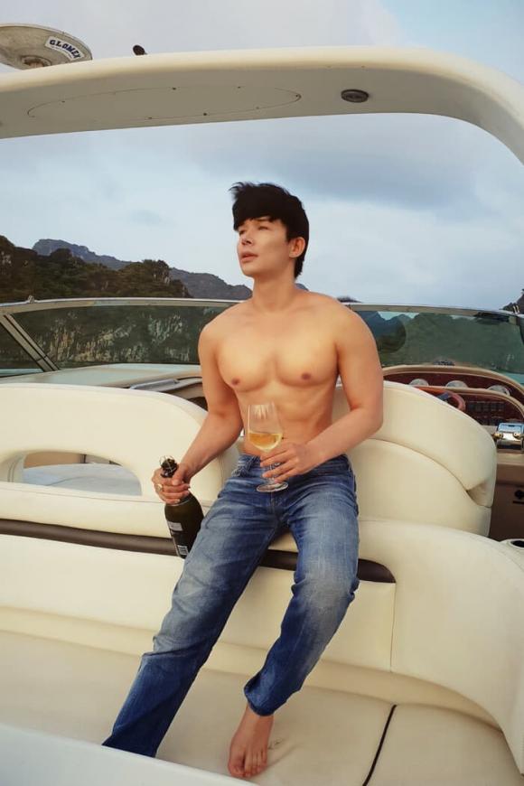 Nathan Lee, khoe body, bất động sản, du thuyền, vòng eo, siêu mẫu, sao Việt